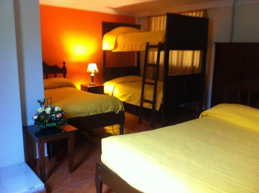 Hotel Margarita 2 Quito Rum bild